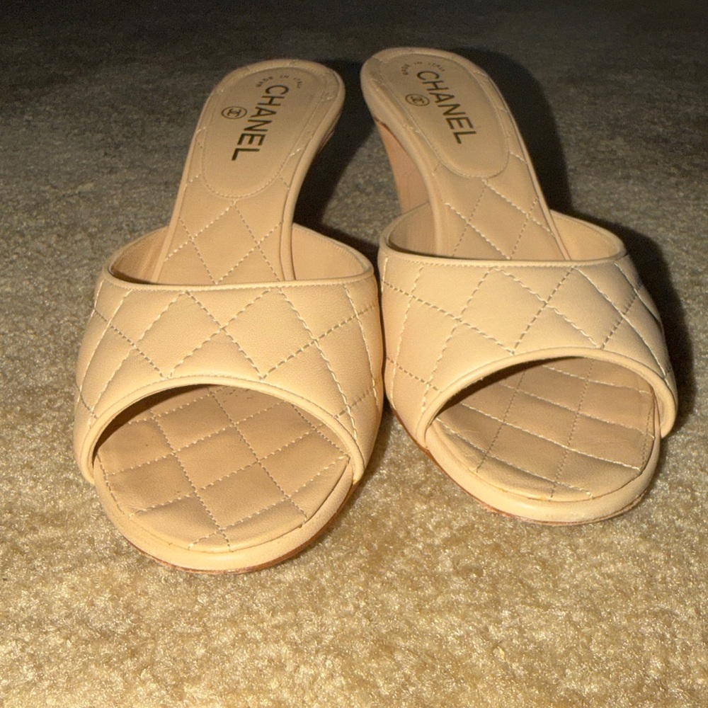Classic quilted chanel heels nude gold logo cc - Picture 12 of 12